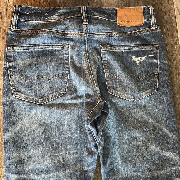 American Eagle ripped jeans. Athletic fit/move free 30/30 - Picture 5 of 10